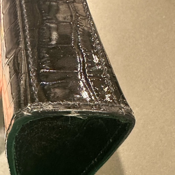 Vintage St. John Black crocodile patent leather clutch or purse. - Picture 6 of 12